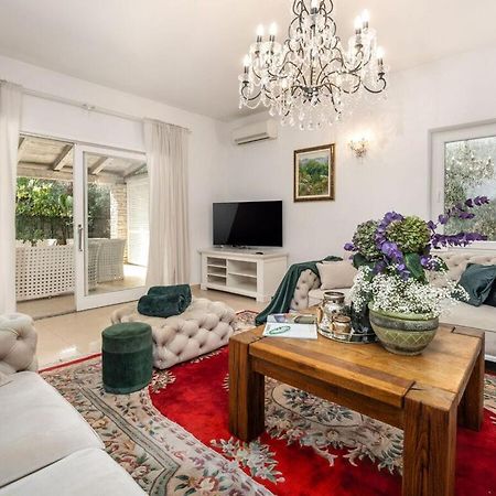 Villa Fantastika Grande Luxus โปเรช ภายนอก รูปภาพ